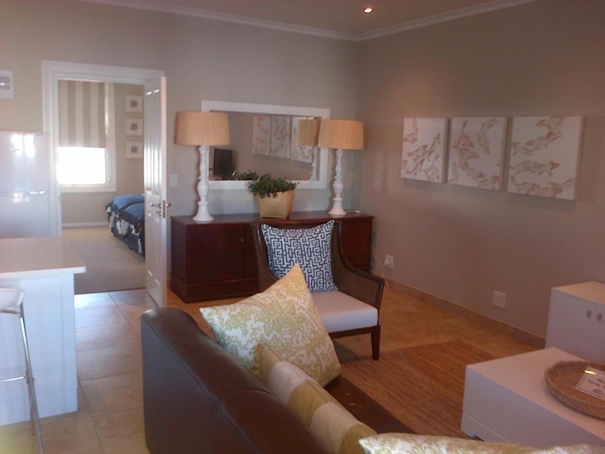 Kenjockity Self Catering Apartments Hermanus Phòng bức ảnh