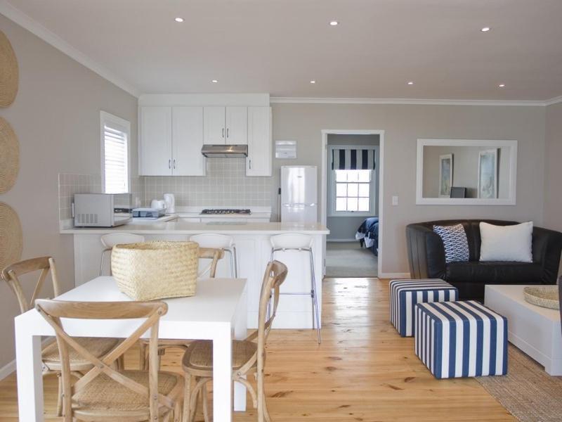 Kenjockity Self Catering Apartments Hermanus Ngoại thất bức ảnh
