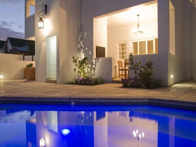 Kenjockity Self Catering Apartments Hermanus Ngoại thất bức ảnh